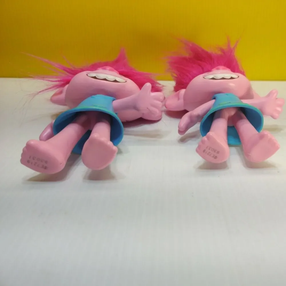 2019 DREAMWORKS SINGING TROLL DOLLS ~ Girls Just Want To Have Fun ~ Lot of 2